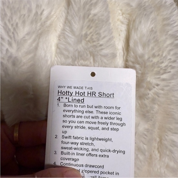 LULULEMON tan Hotty Hot HR Shorts. Size 4 with 4” Length - Picture 3 of 3